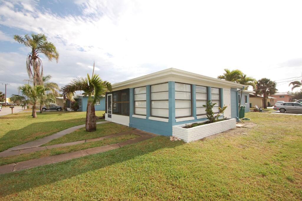 Downtown Cottage - Walk To The Beach & Restaurants Cocoa Beach Exteriör bild