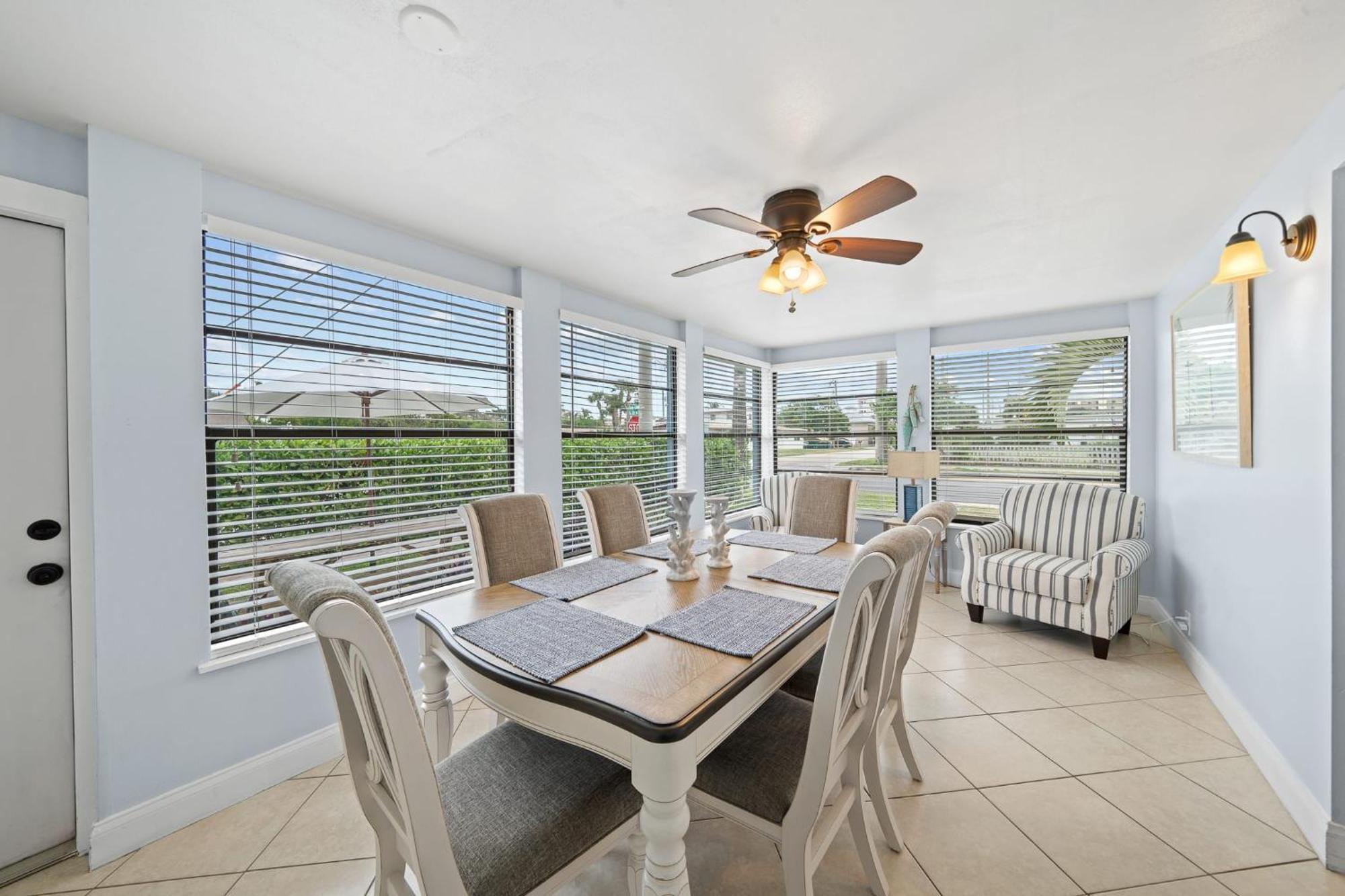 Downtown Cottage - Walk To The Beach & Restaurants Cocoa Beach Exteriör bild