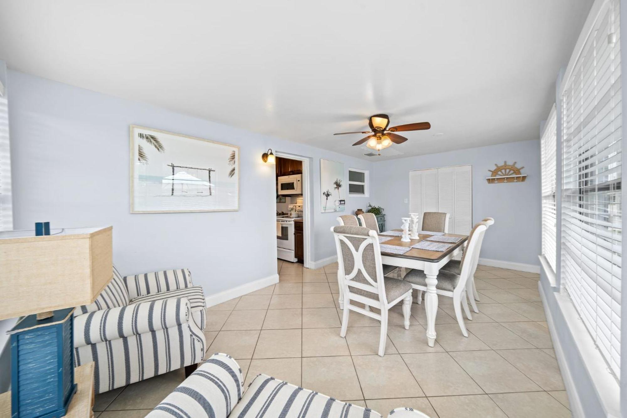 Downtown Cottage - Walk To The Beach & Restaurants Cocoa Beach Exteriör bild
