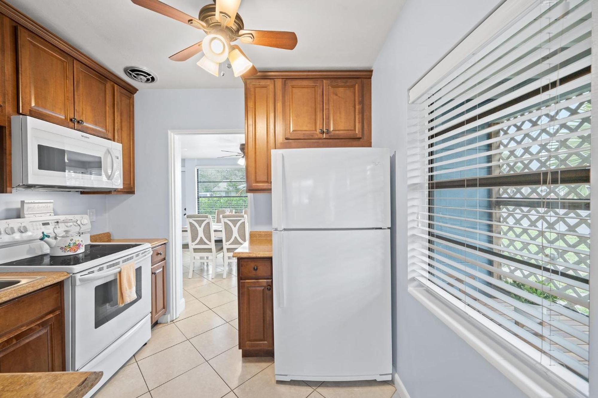 Downtown Cottage - Walk To The Beach & Restaurants Cocoa Beach Exteriör bild