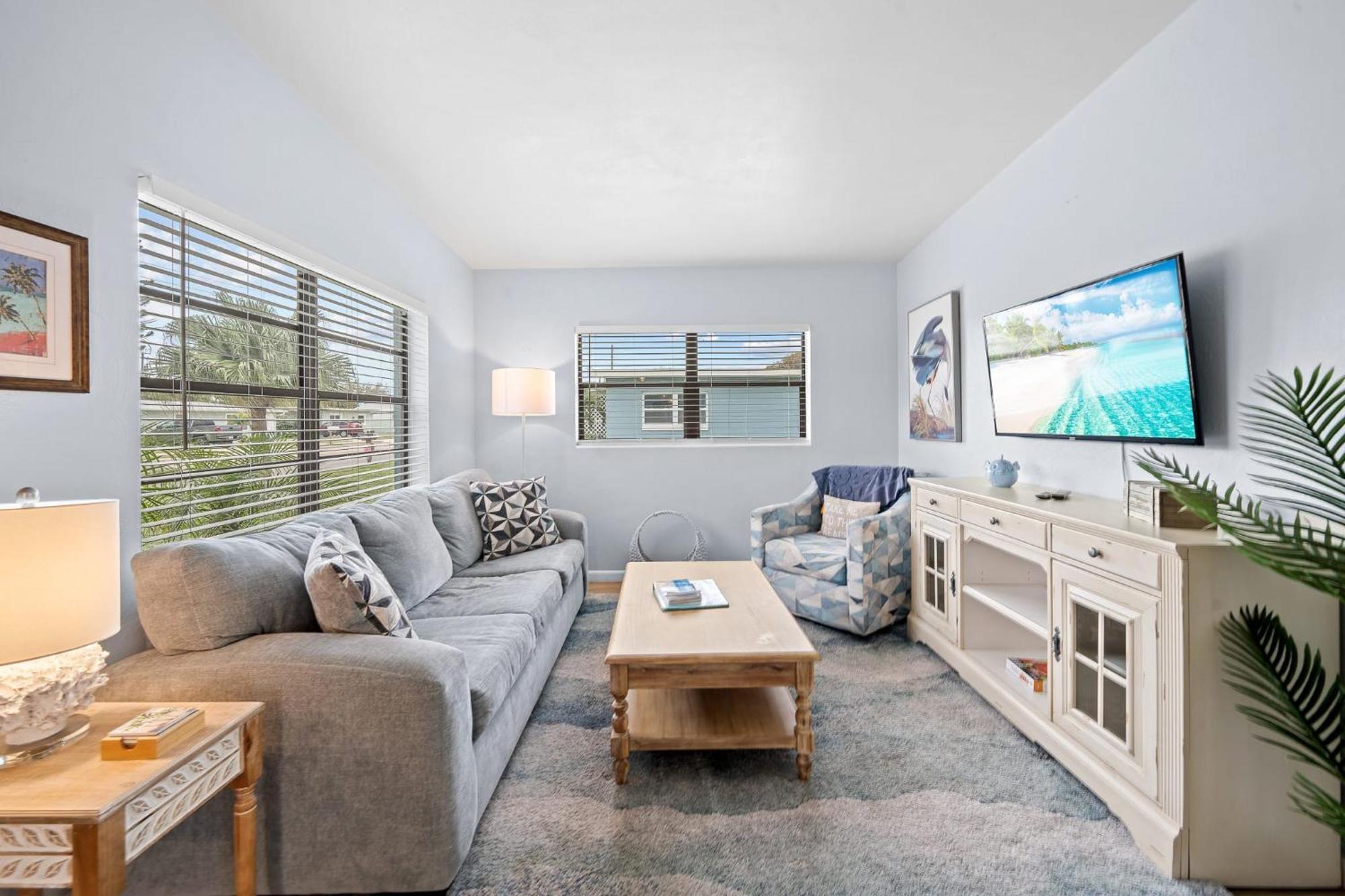 Downtown Cottage - Walk To The Beach & Restaurants Cocoa Beach Exteriör bild
