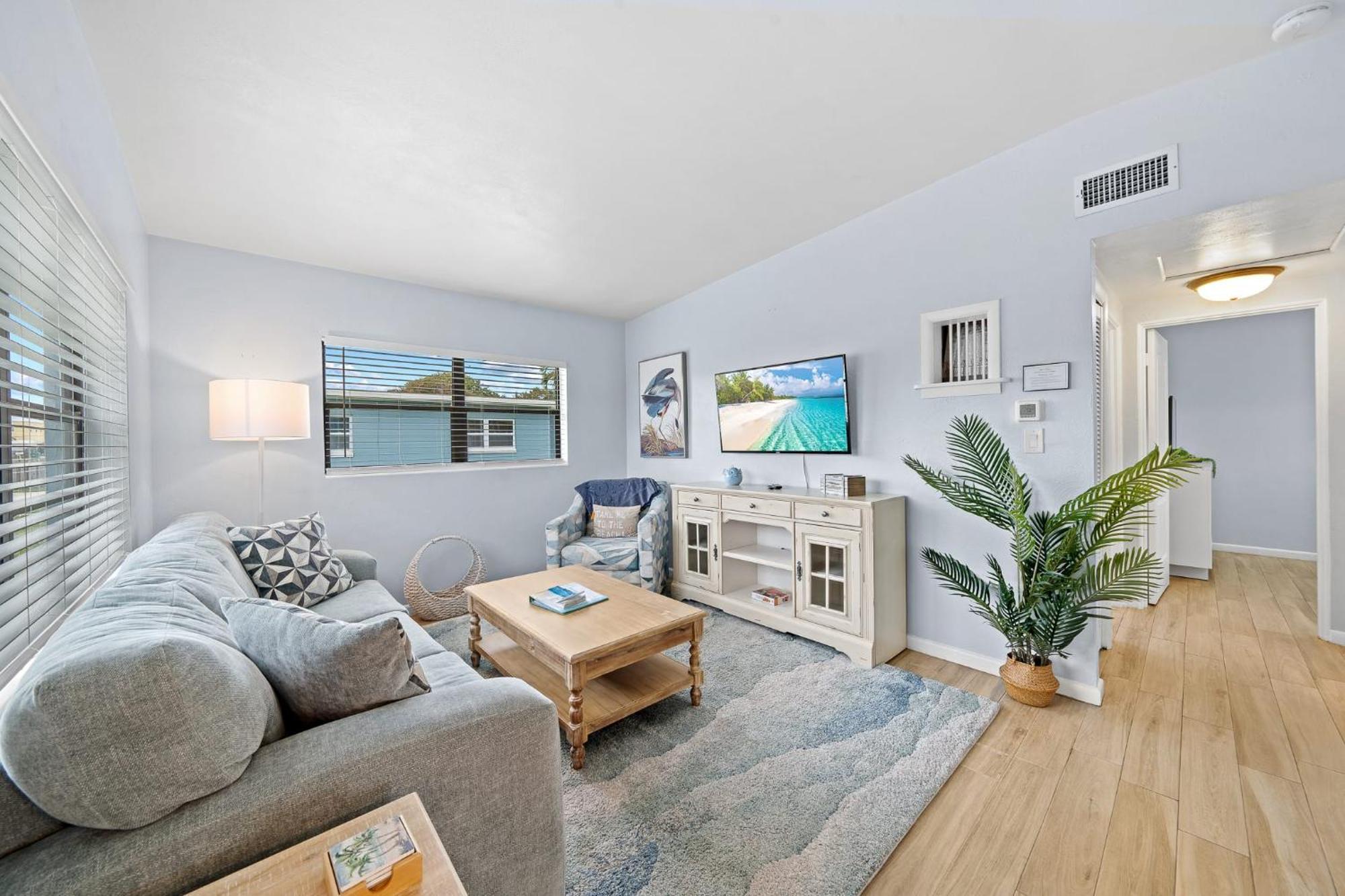 Downtown Cottage - Walk To The Beach & Restaurants Cocoa Beach Exteriör bild
